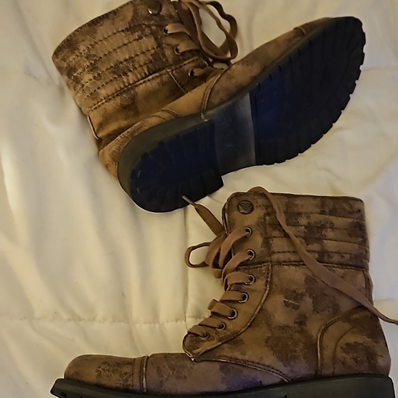 Roxy Brown Suede Ankle Boots Size 8.5 - Picture 8 of 8